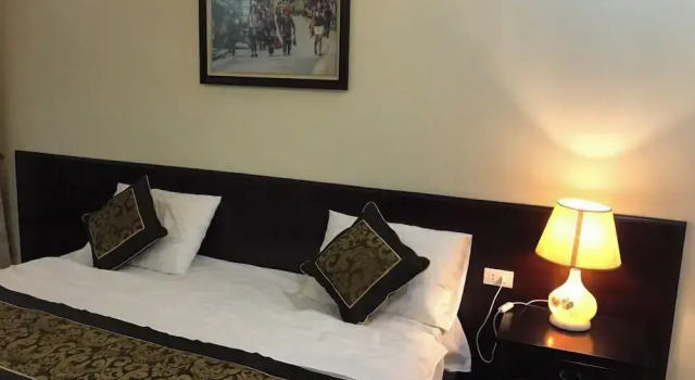 Hoà Bình Hotel LC - by BayLuxury