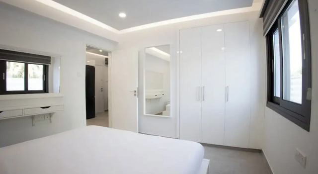 Апартаменты Luxury Phaedrus Living Luxury Mackenzie Flat