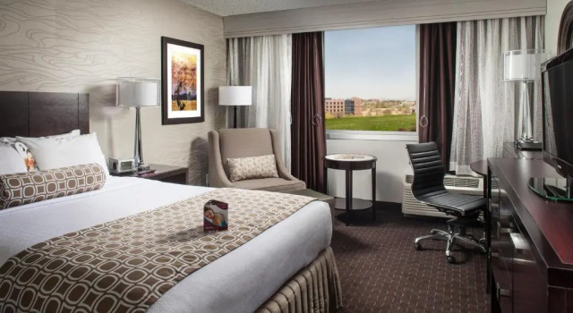 Полулюкс Crowne Plaza Phoenix Airport - PHX by IHG