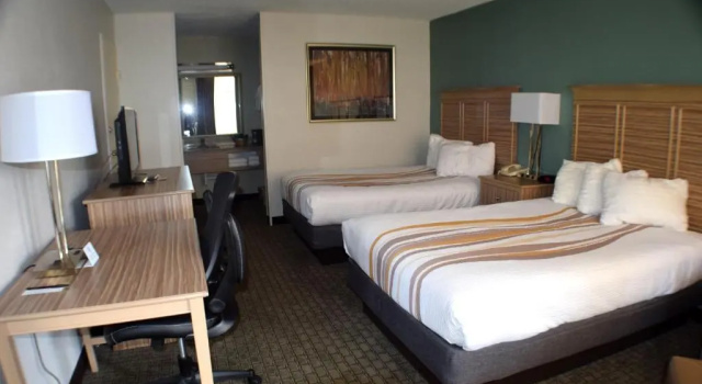 Четырёхместный номер Standard Chestnut Tree Inn - Cherokee