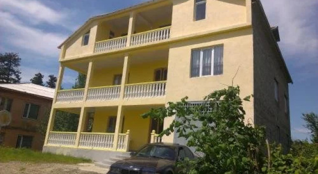Nana's Guest House, Book Guesthouse Makhinjauri 