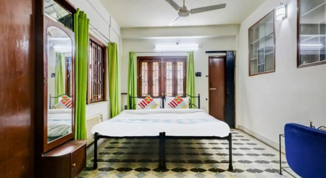 Номер Deluxe Goroomgo Gangotri Guest House kolkata