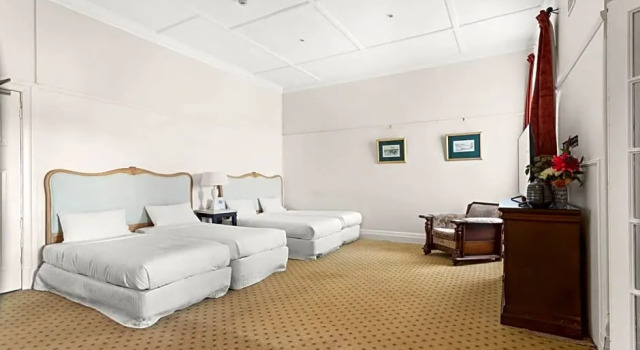 Полулюкс The Robertson Hotel