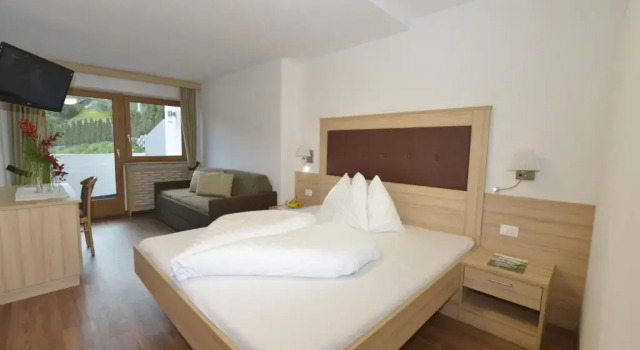 Номер Economy Molaris Lodge