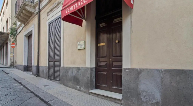Apartment with 3 bedrooms in Giarre with WiFi 1 km from the beach, Buchen Sie Ferienwohnung Hotels in Sizilien mit Parkplatz, Parkplätze