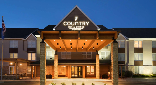 Country Inn & Suites By Carlson Minneapolis West, Varaa Hotelli Hotellit Minnesota pysäköinnillä, Pysäköinti