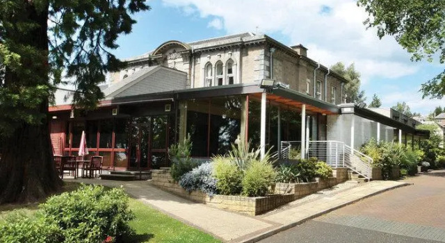 Кровать в общем номере Invercarse Hotel Dundee, BW Signature Collection