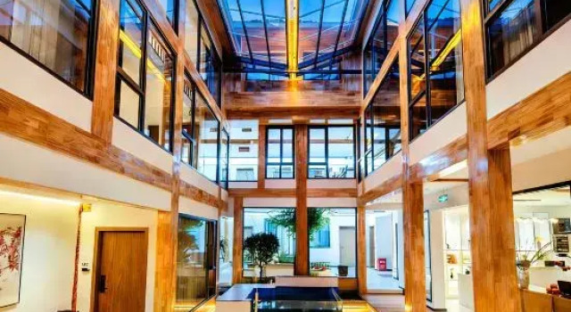 Shangri-La Yuemengyaju Homestay, Buchen Sie Hotel Hotels in Yunnan mit Parkplatz, Parkplätze