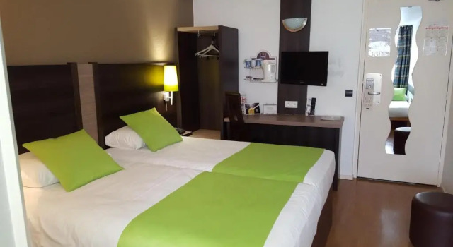 Трёхместный номер Standard Hôtel Kyriad Epernay en Champagne