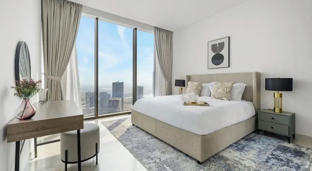 Elegant 3BR Canal & Burj Khalifa Views, Забронировать Апартаменты/квартира Дубай Эмират Дубай, рядом с Marasi Promenade
