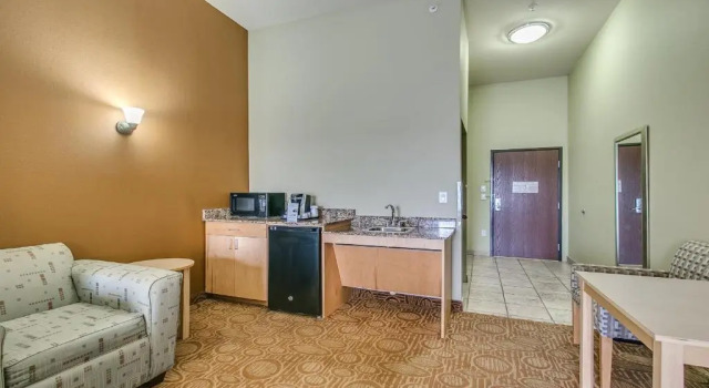 Люкс с 2 комнатами Holiday Inn Express & Suites Lubbock Southwest   Wolfforth by IHG