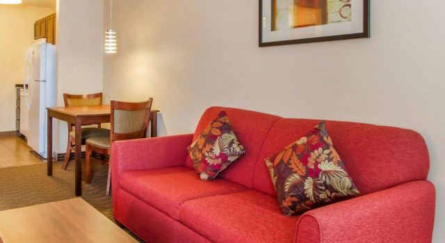 Четырёхместный люкс MainStay Suites Grand Island