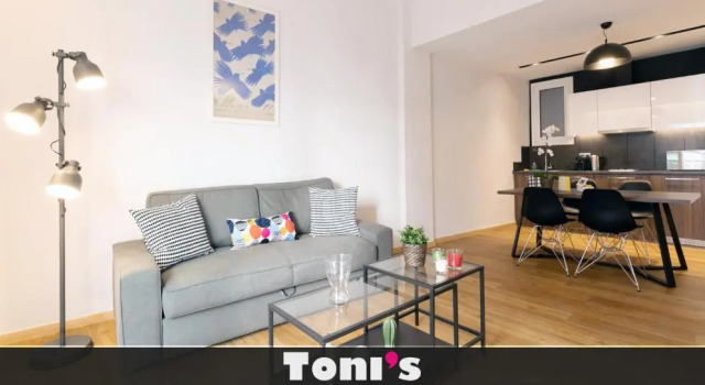TONI'S Cute 2BD Apartment in Koukaki!, Забронировать Апартаменты/квартира Афины Острова Саронического залива - Аттика, рядом с Холм Филопаппос