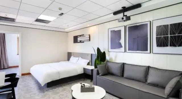 Четырёхместный люкс Deluxe Stratus Hotel (Beijing Miyun Gulou District Government Branch)
