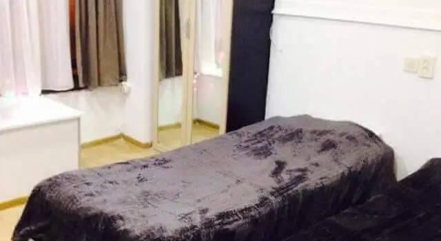 Guest House Lili, Забронировать Гостевой дом Отели Батуми с парковкой, рядом с Фонтан Нептуна, Парковка