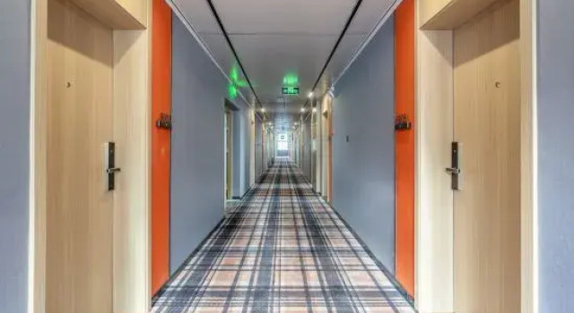 Huating hotel