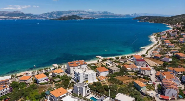 Вилла Villa Lady Maris with heated private pool, 5 en-suite bedrooms, 70m from beach
