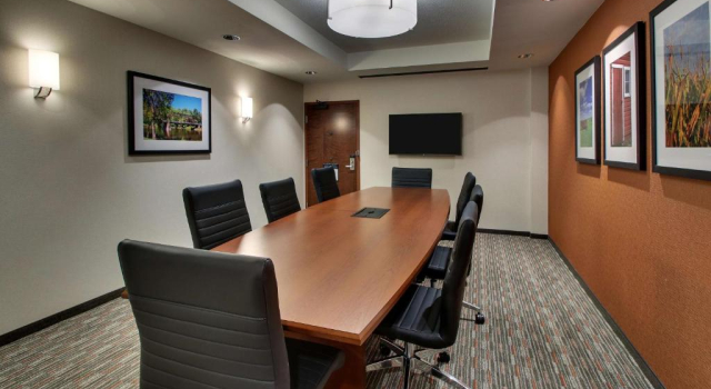 Люкс с 2 комнатами Drury Inn & Suites Iowa City Coralville