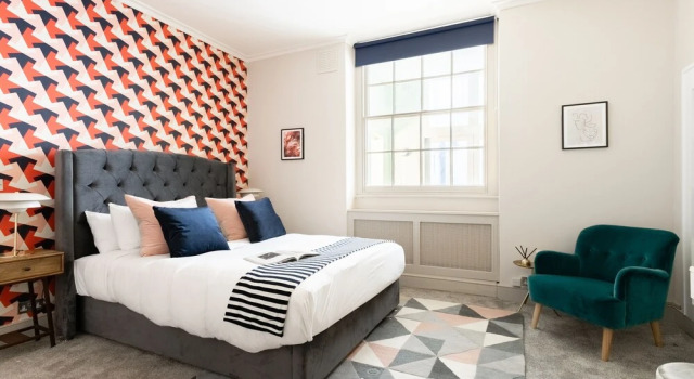 The Pimlico Gardens - Modern 3BDR with Patio & next to River Thames