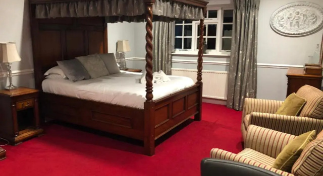 Люкс Luxury Blazing Donkey Country Hotel