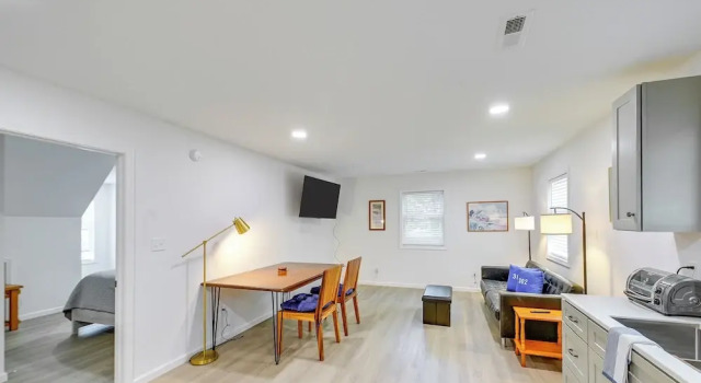 4 Mi to Rehoboth Beach: Cozy Coastal Apt!