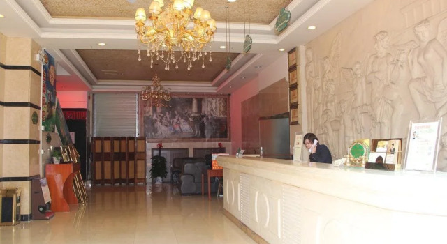 Vienna Hotel Shenzhen Dongmen Branch, Rezerwuj Hotel Hotele w Shenzhen z parkingiem, Parking