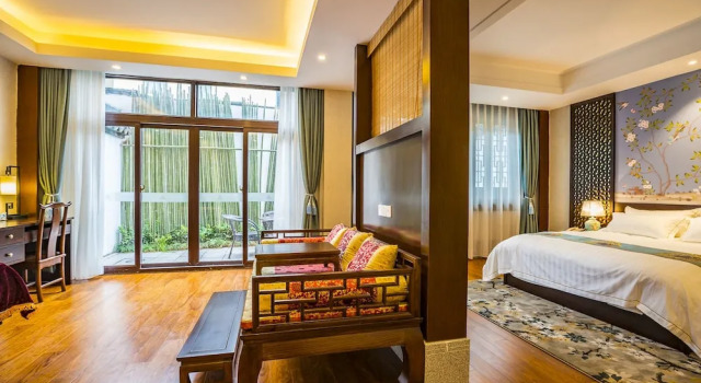 Номер Deluxe Graceland Garden Court Hotel