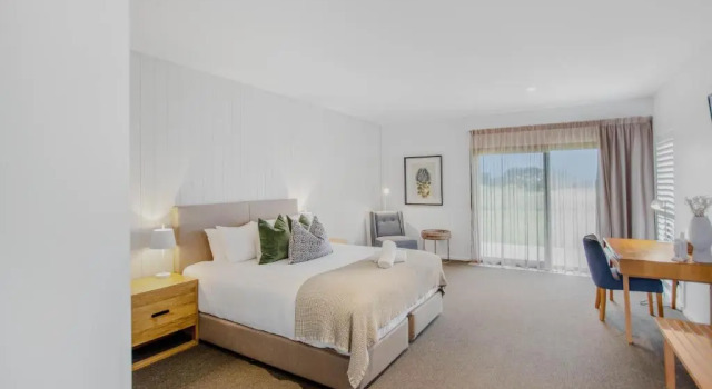 Двухместный номер Deluxe с видом на озеро 13th Beach Golf Lodges