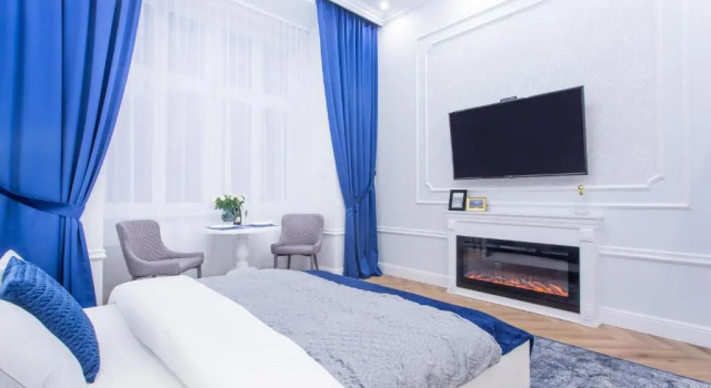 Люкс Royal с видом на внутренний двор Main Square Apartments