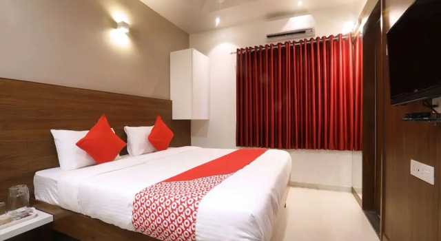 OYO 12844 Sri Sai Suites, Забронировать Отель Отели штата Махараштры 3 звезды, 3*