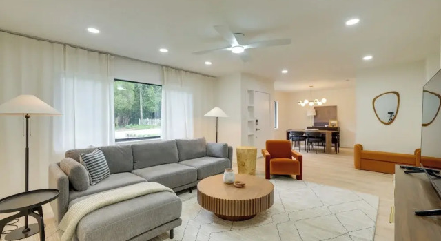 Коттедж 1 Mi to Ben Hill Griffin Stadium: Home w/ Patio!