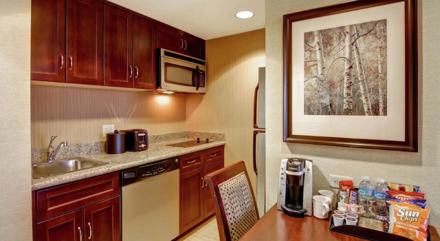 Двухместный люкс Premium c 1 комнатой Homewood Suites by Hilton Toronto Airport Corporate Centre