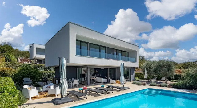 Villa Luxor With Heated Pool