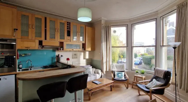 Апартаменты Classic Lovely Victorian Apartment in Clifton Village