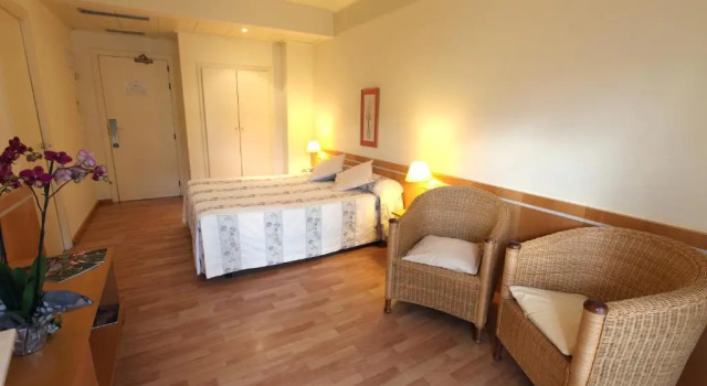 Трёхместный номер Standard с балконом Hotel Ancora