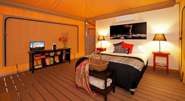 Squeakywindmill Boutique Tent B&B, Забронировать Отель «постель и завтрак» Алис-Спрингс Северная Аделаида