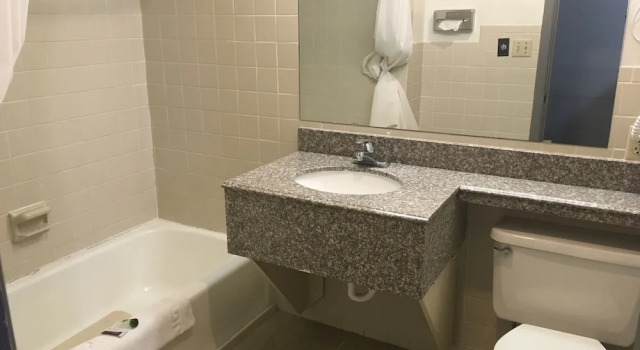Шестиместный люкс Budget Inn Lafonda Motel