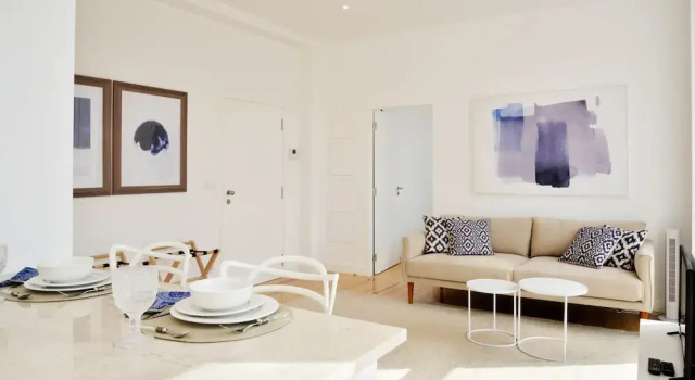 Deluxe Chiado Apartment, Забронировать Апартаменты/квартира Мизерикорди Лиссабон, рядом с Money Museum