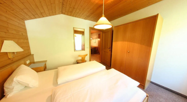 Gasthof Kröll, Rezerwuj Hotel Hotele w Tyrol z parkingiem, Parking