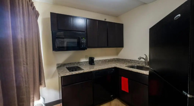 Номер Premium Red Roof Inn PLUS+ Houston - Energy Corridor