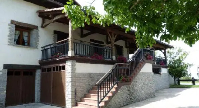 Agroturismo Azkue, Rezerwuj Hotel Hotele w Baskonia z parkingiem, Parking