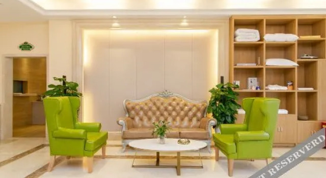 Fanman Meizhi Hotel (Deyang High-speed Railway Station Wanda Plaza)