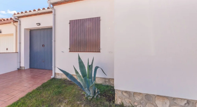 Cosy Holiday Home L'escala With Swimming Pool