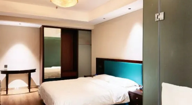 Люкс Business Imperial Garden GoldenJoy Hotel