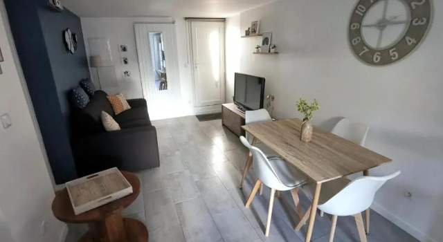 Agréable logis au calme avec jardin entre PARIS et EURODISNEY, Забронировать Апартаменты/квартира Апартаменты Рони-су-Буа, Апартаменты/квартира