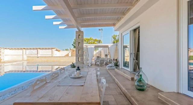 Villa Niraclò, Book Villa Sommerhuse i Carovigno, Hytte
