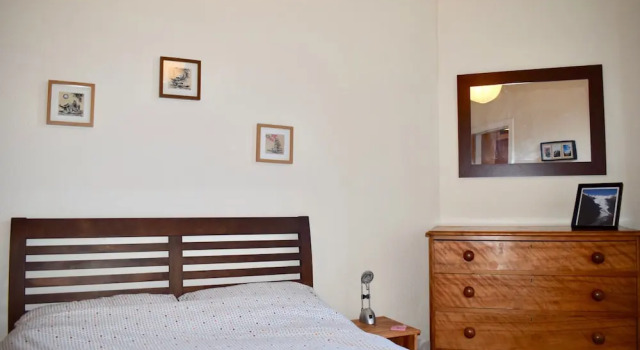 1 Bedroom Central Edinburgh Flat, Забронировать Отель Мерчистон Эдинбург, рядом с Камера обскура и мир иллюзий
