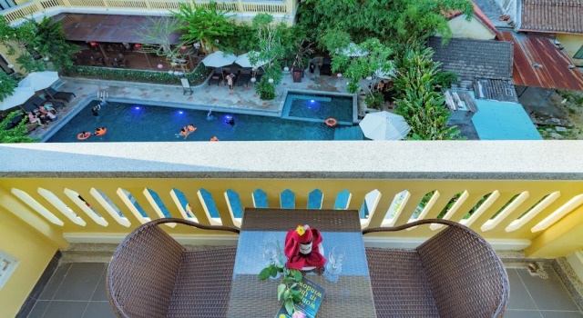 Двухместный семейный номер Standard с балконом Hoi An Central Boutique Hotel & Spa