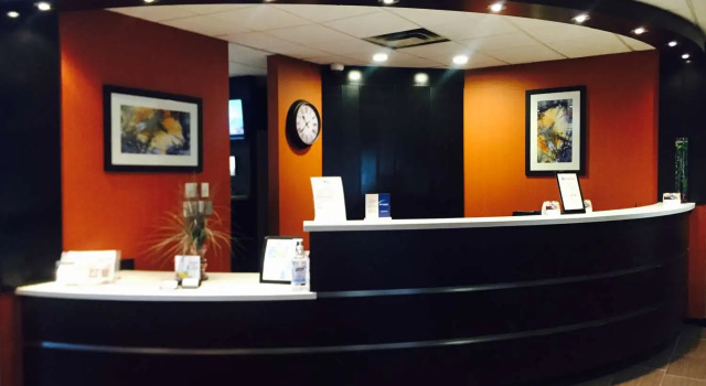 Hotel d’Lins Ontario Airport