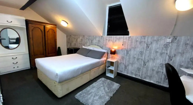 Townhouse 105, Забронировать Хостел Хаддерсфилд Западный Йоркшир, рядом с Здание администрации Хаддерсфилда
